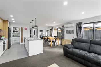 19 Broadway Parade, Rolleston