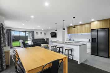 19 Broadway Parade, Rolleston