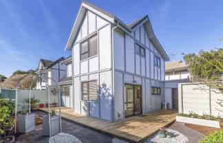 20B Acheron Road, Paremata