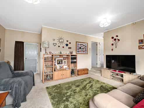 22 Memphis Grove, Totara Park