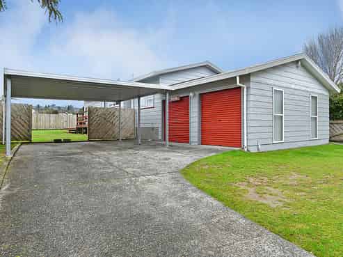22 Memphis Grove, Totara Park