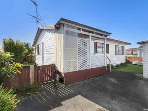 56 Landscape Road, Papatoetoe