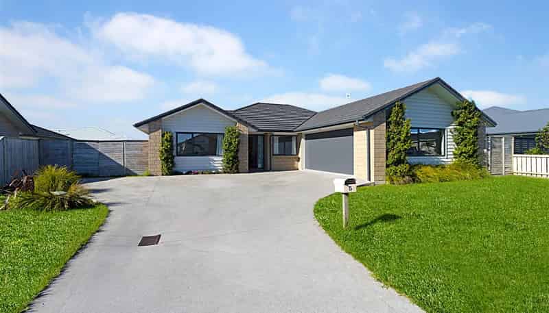 5 Fred White Drive, Kumeu