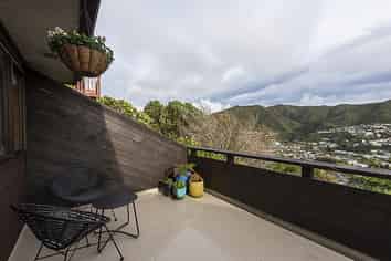 16B Parklands Drive, Karori