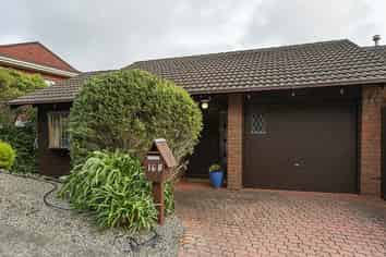 16B Parklands Drive, Karori