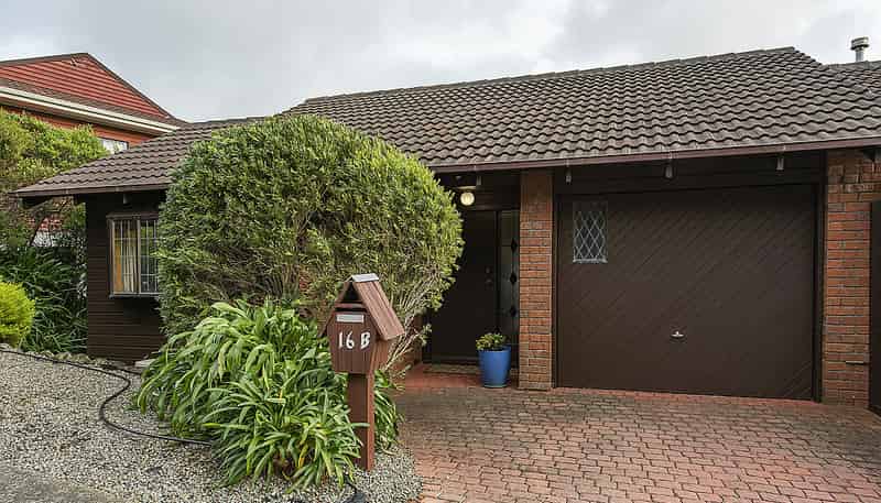16B Parklands Drive, Karori
