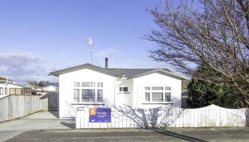 64 Lyndhurst Street, Takaro