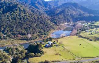 3107 Whanganui River Road, 