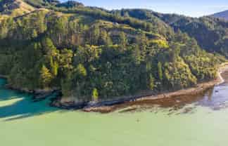 1711 Port Underwood Road, 