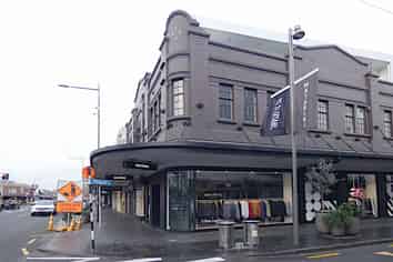 Looking for location on Broadway?