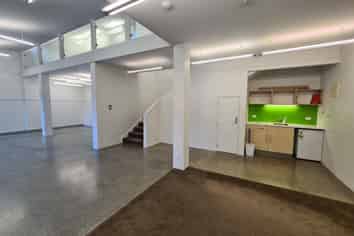 PERFECT BROADWAY OFFICE