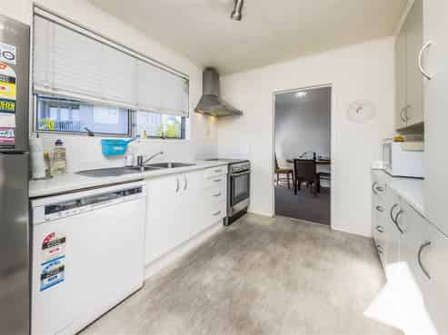 60A Swaffield Road, Papatoetoe