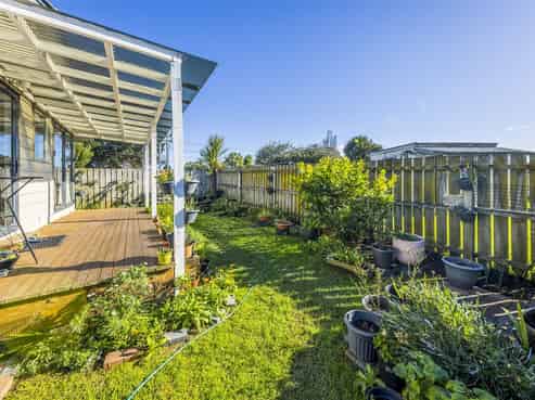 60A Swaffield Road, Papatoetoe