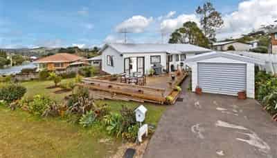 4 Melia Place , Stanmore Bay