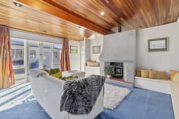 212 Hillcrest Road, Hillcrest