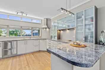 212 Hillcrest Road, Hillcrest