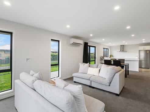 8 Slate Street, Rolleston