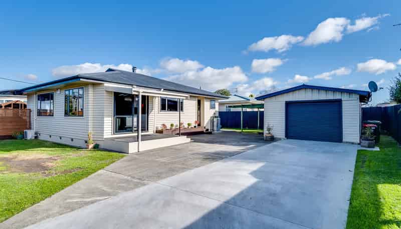 61 Harold Holt Avenue, Onekawa