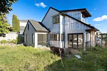 317 Hill Road, The Gardens