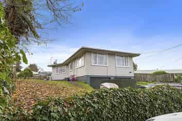 20 Lisa Crescent, Mangakakahi