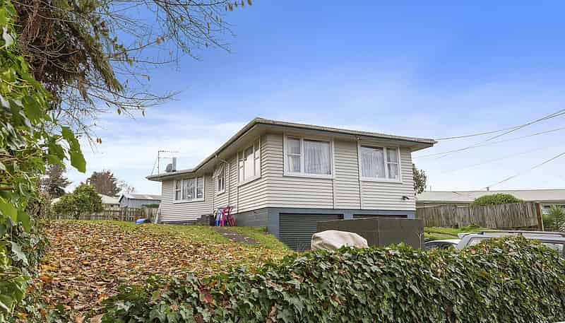 20 Lisa Crescent, Mangakakahi