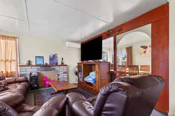 55 Edmund Road, Mangakakahi