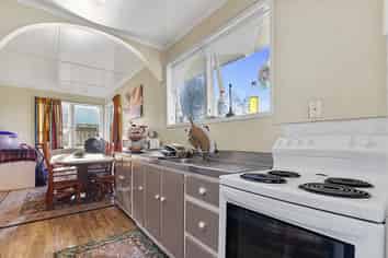 55 Edmund Road, Mangakakahi