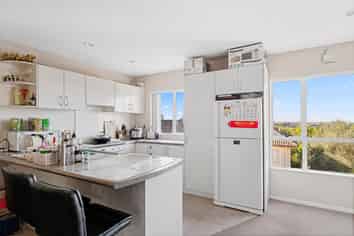 11/57 Gladstone Road, Northcote