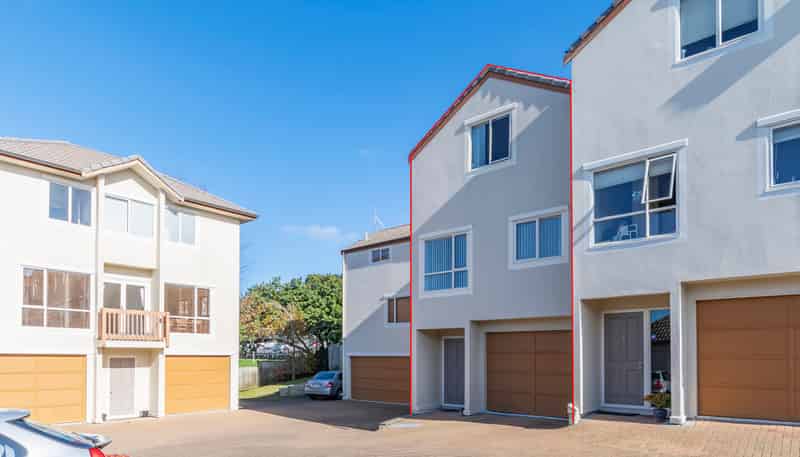 11/57 Gladstone Road, Northcote