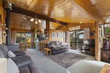 302 Sunset Road, Sunnybrook