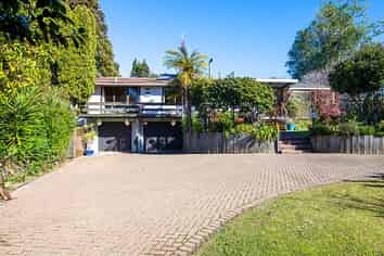 302 Sunset Road, Sunnybrook