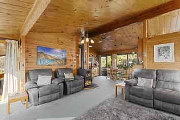 302 Sunset Road, Sunnybrook