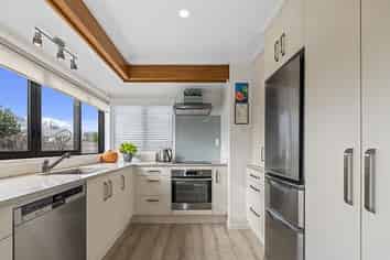 8A Carnot Street, Glenholme