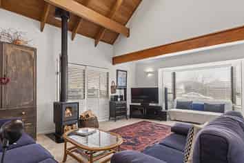 8A Carnot Street, Glenholme