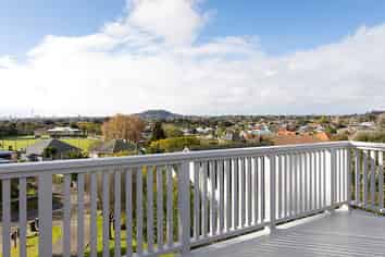 6 Freyberg Avenue, Sandringham