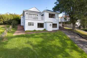 6 Freyberg Avenue, Sandringham