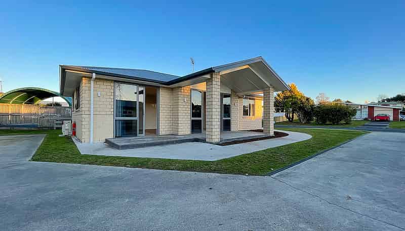 10 Oxford Street,, Tirau