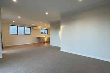 10 Oxford Street,, Tirau