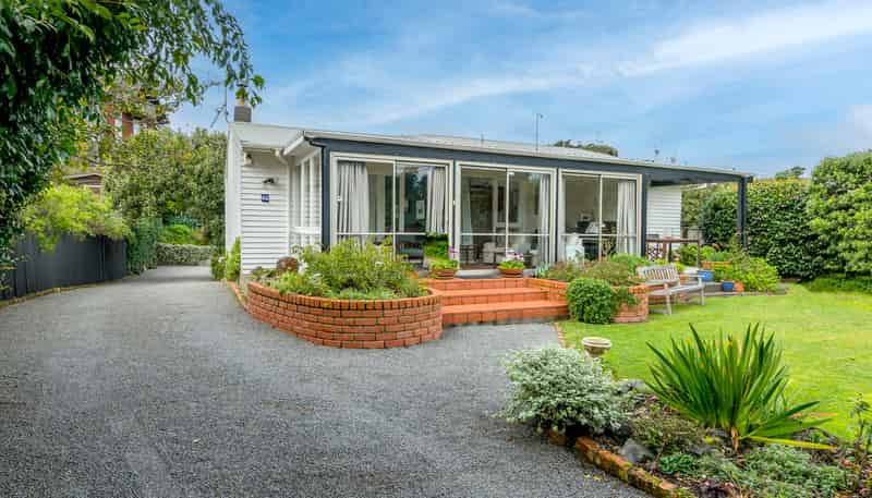 48 Field Way, Waikanae Beach