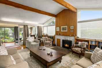 48 Field Way, Waikanae Beach