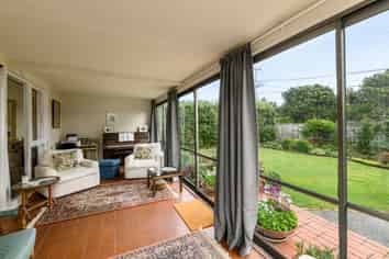 48 Field Way, Waikanae Beach