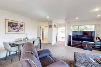 3/692 Whangaparaoa Road, Stanmore Bay