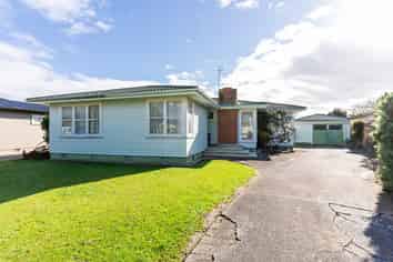 15 Belvedere Crescent, Takaro