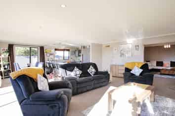 38 Kirkbride Street, Wallacetown