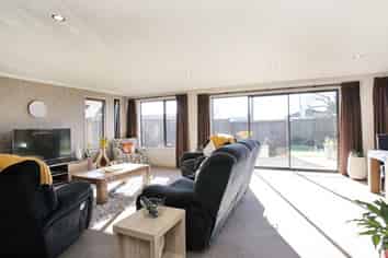 38 Kirkbride Street, Wallacetown