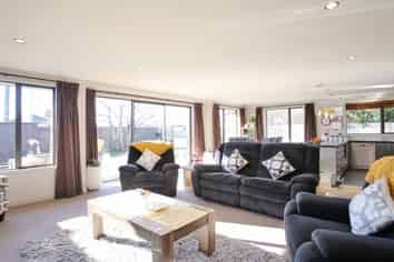 38 Kirkbride Street, Wallacetown