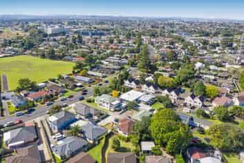 2/274 Massey Road, Mangere East