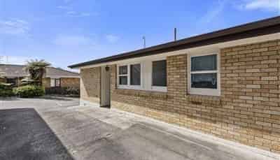 63A Sixth Avenue, Avenues