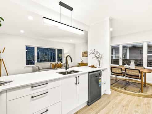 403 West Coast Road, Glen Eden