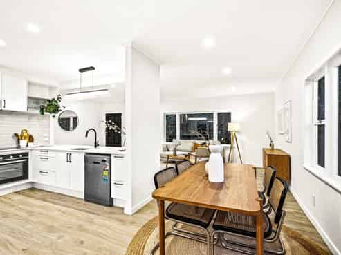 403 West Coast Road, Glen Eden